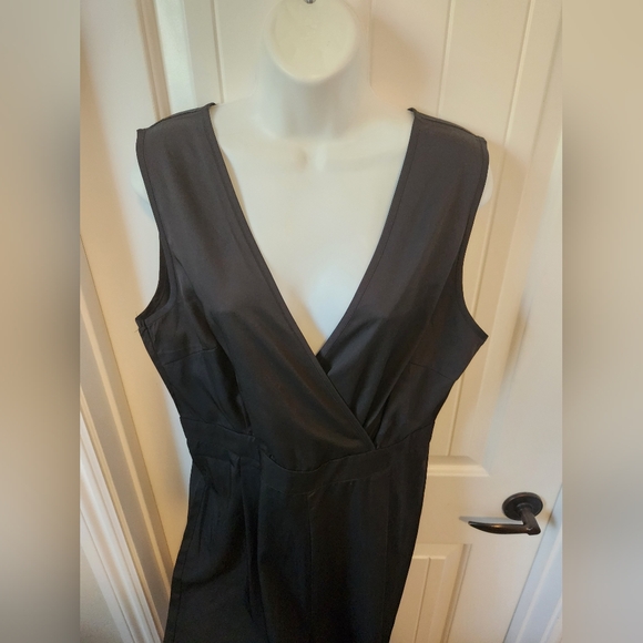 Gorman Black Vneck Faux Wrap Front Jumpsuit Size M | Like New - Picture 7 of 7